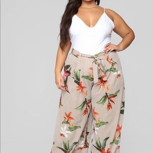 Fashion Nova Floral Woven Pants XL